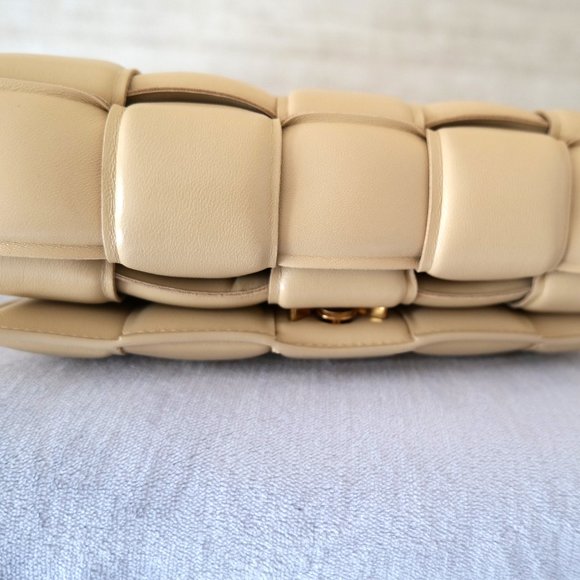 BRAND NEW NEVER USED BOTTEGA VENETA CHAIN CASSETTE BAG - BEIGE - Picture 3 of 16